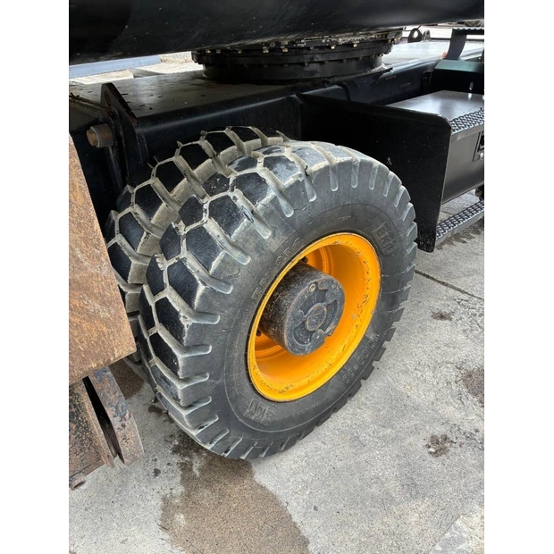 2018 JCB-48959842