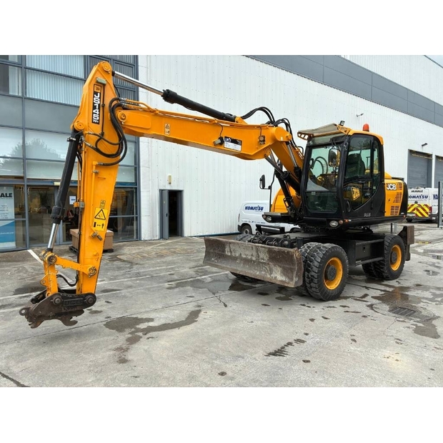 2018 JCB-48959845