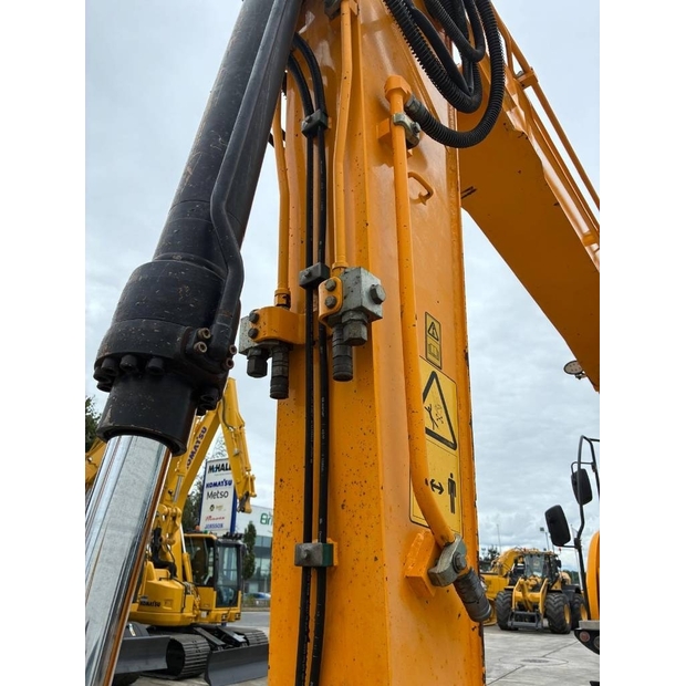 2018 JCB-48959850