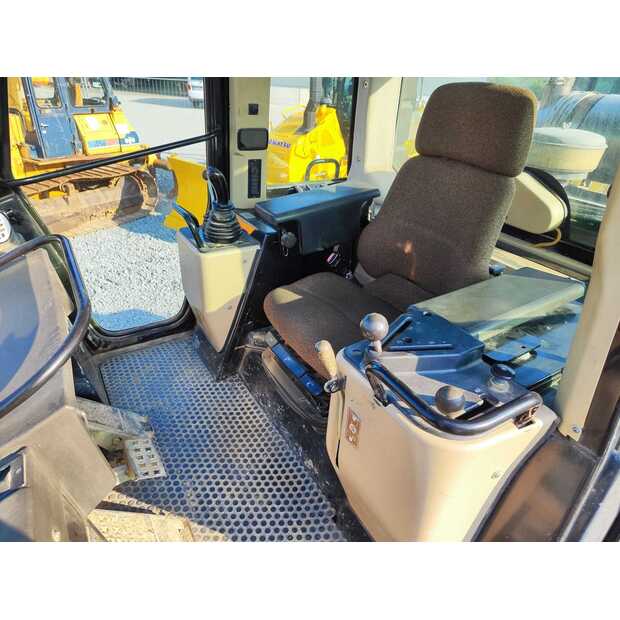 2000 كاتربيلر 953-48960188