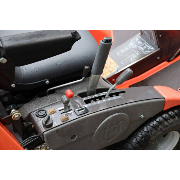 2014 Husqvarna R422TS-48961814