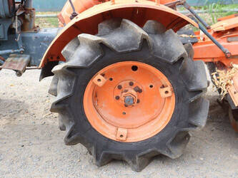 kubota-b7000-1483687-48962354
