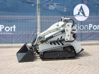 صورة ل شيولات مجنزرة 2026 نومان T330XL