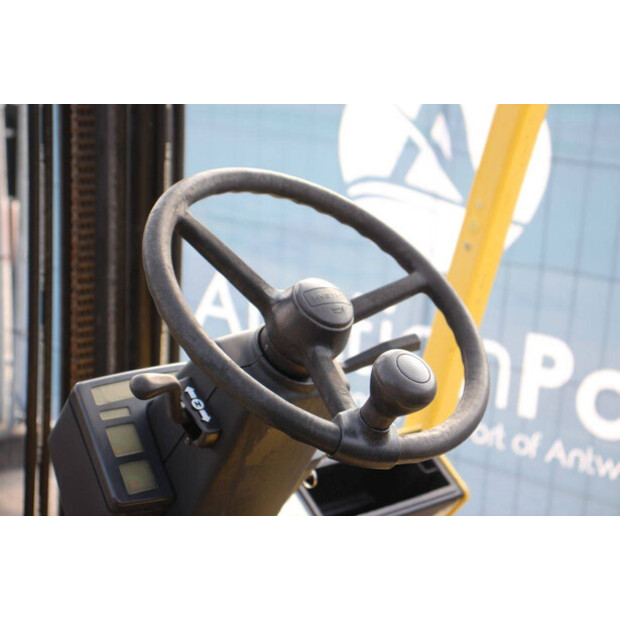 2004 Hyster H3.00XM-48963828