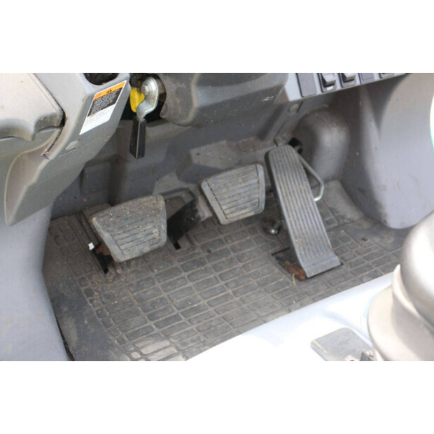 2013 MITSUBISHI FG25N-48963956