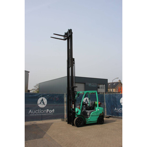 2013 MITSUBISHI FG25N-48963963
