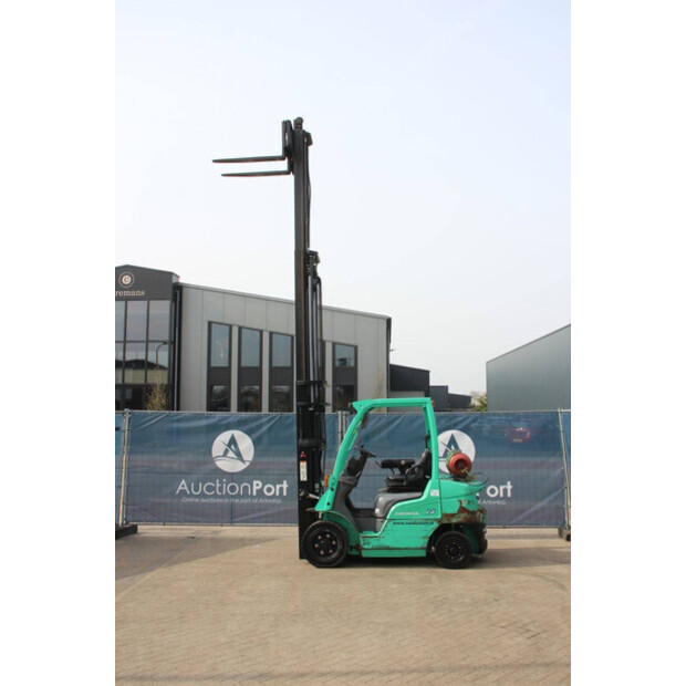 2013 MITSUBISHI FG25N-48963964
