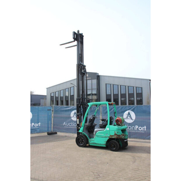 2013 MITSUBISHI FG25N-48963965
