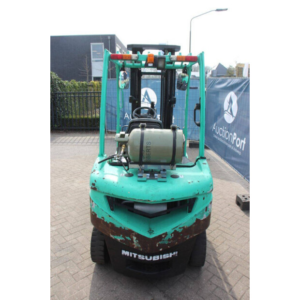 2012 MITSUBISHI FG25N-48963970