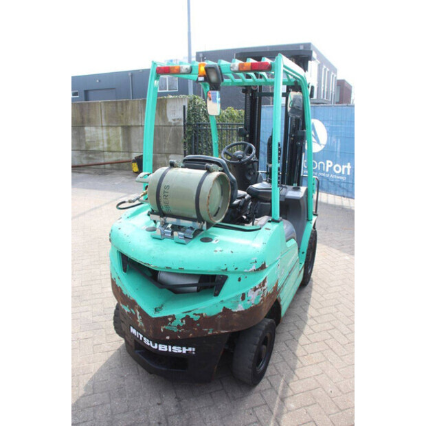 2012 MITSUBISHI FG25N-48963971