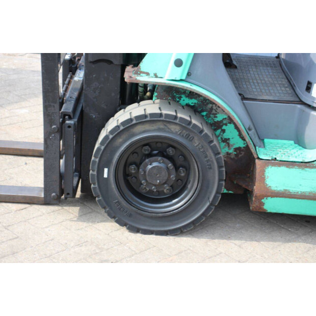 2012 MITSUBISHI FG25N-48963981