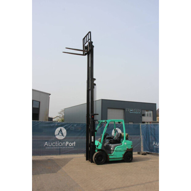 2012 MITSUBISHI FG25N-48963996