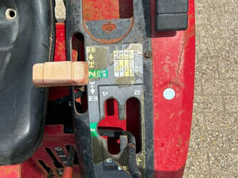 mitsubishi-mt165-1483748-48964105
