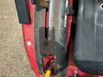 mitsubishi-mt165-1483748-48964106