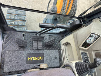 2016-hyundai-r60vs-1483789-48965252