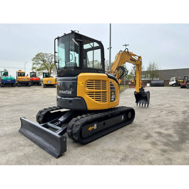 2010 كوماتسو PC40MR-2-48965544