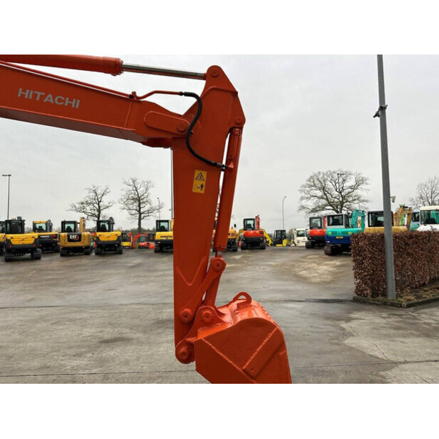 2016 Hitachi ZX70-48965635
