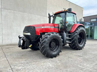صورة ل تراكتورات زراعية 2004 كاس IH Magnum 285 4WD