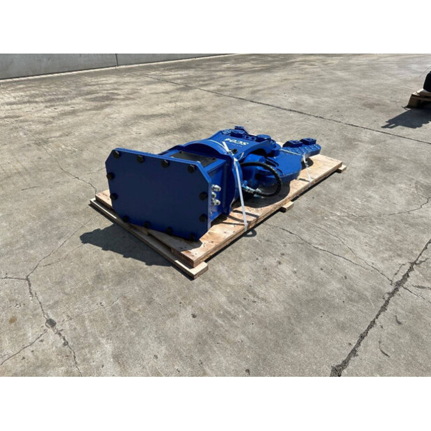 2026 HEROE SC04-48966354