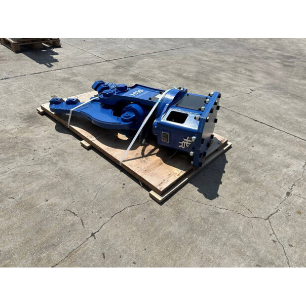 2026 HEROE SC04-48966356