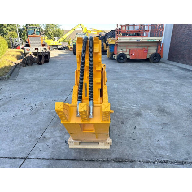 2026 Caterpillar 320-48966372