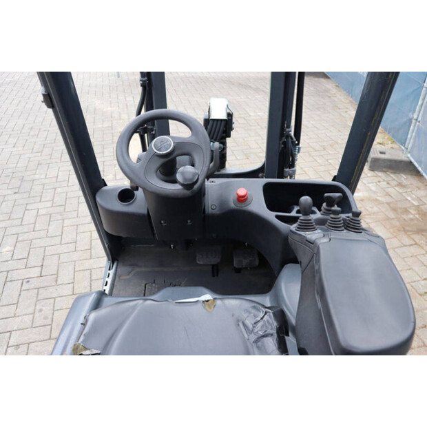 2020 ليندي E15-02-48967284