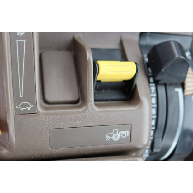 2012 JOHN DEERE 6190R-48967516