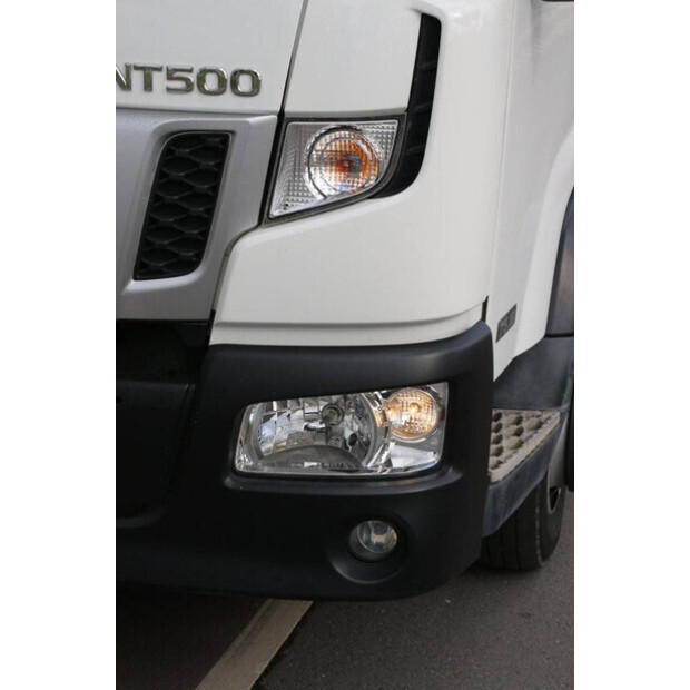 2017 نيسان NT500-48968135