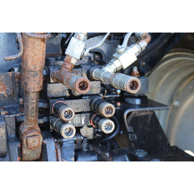 2002 CASE IH MX135-48968184