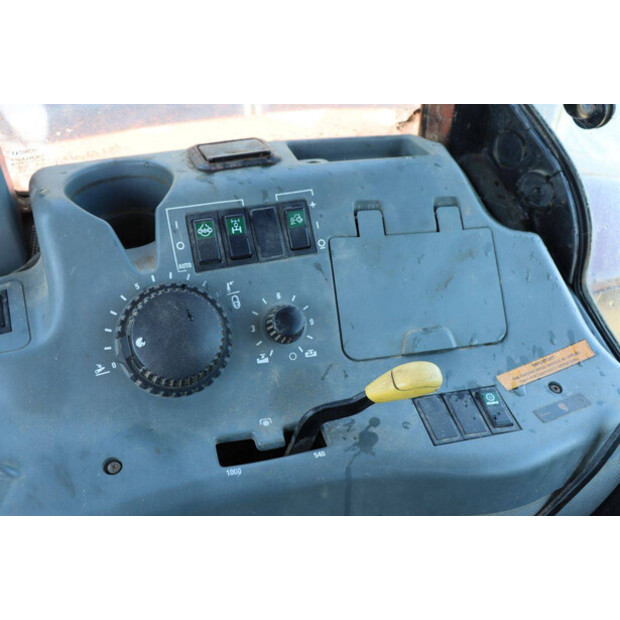 2002 CASE IH MX135-48968200