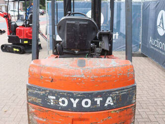 2009-toyota-7fbmf25-1483888-48968570