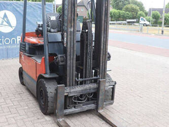 2009-toyota-7fbmf25-1483888-48968572