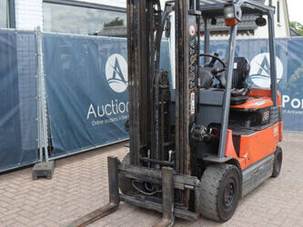 2009-toyota-7fbmf25-1483888-48968574