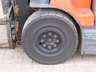 2009-toyota-7fbmf25-1483888-48968580