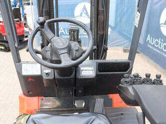 2009-toyota-7fbmf25-1483888-48968587