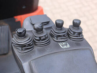 2009-toyota-7fbmf25-1483888-48968594