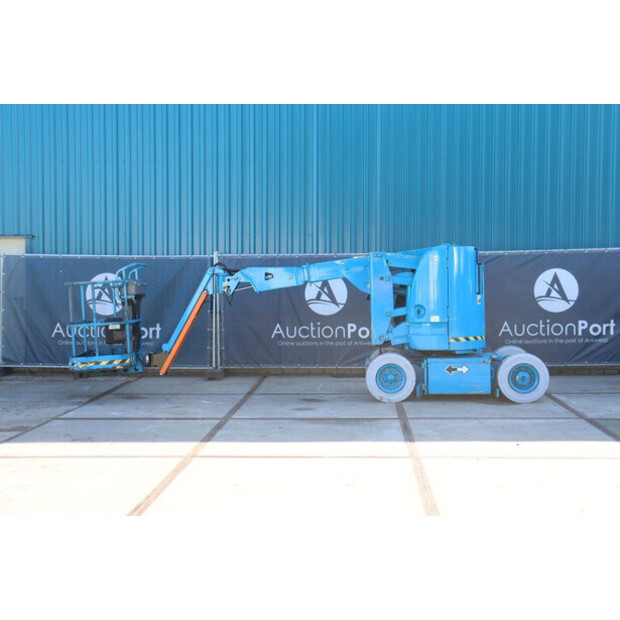 2001 JLG E300AJP-48969327