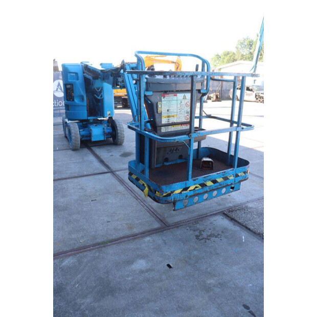 2001 JLG E300AJP-48969332