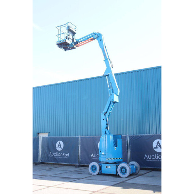 2001 JLG E300AJP-48969355