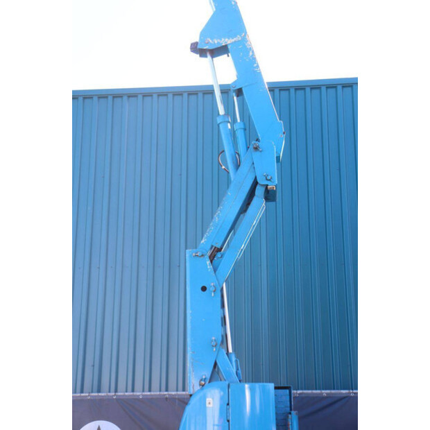 2001 JLG E300AJP-48969357