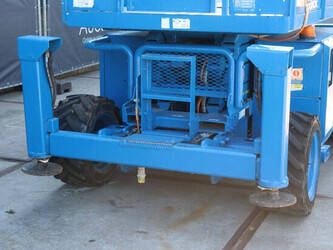 2012-skyjack-sj6826rt-1483913-48969367
