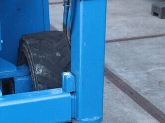2012-skyjack-sj6826rt-1483913-48969381