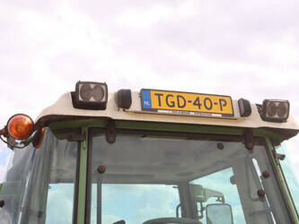 2002-fendt-farmer-411-vario-48970012