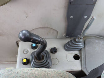 2002-fendt-farmer-411-vario-48970033