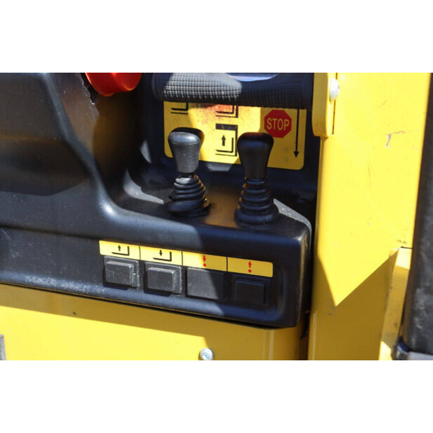 2019 Yale MO10E-48970056