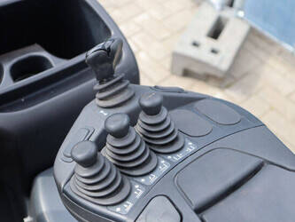 2020-linde-e15-02-1483945-48970497