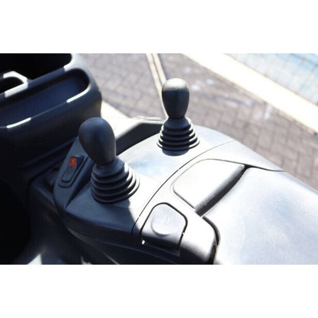 2017 Linde E25HL-01/600-48970541