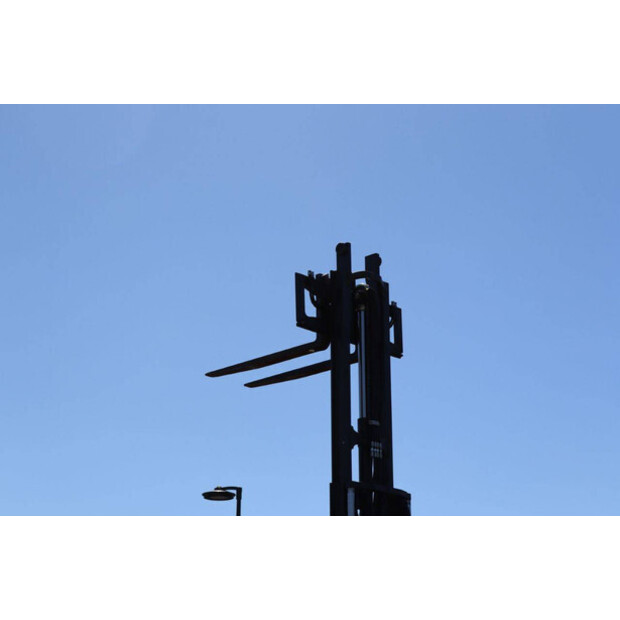 2017 Linde E25HL-01/600-48970549