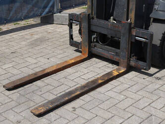 2012-linde-e30l-01-1483949-48970630