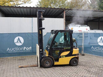 Image for LIFTS 2012 Yale GLP25VX